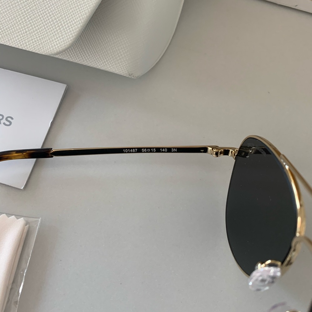 Michael Kors Aviator sun glasses - Picture 3 of 5